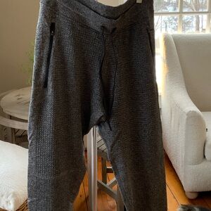 LuLuLemon Men's Gray Jogger Pants Medium